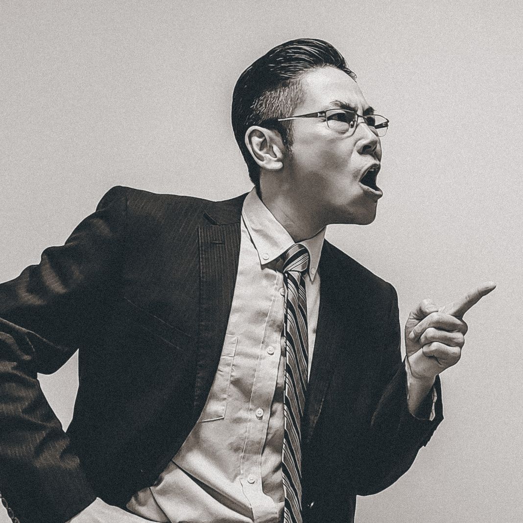 ブラック企業からの卒業_勤め先の上司からの「不当要求」と「不当請求」への対応｜身辺警護・ボディーガード・4号警備はPOB危機管理株式会社にすぐさまご相談を。犯罪を未然に防ぎます。